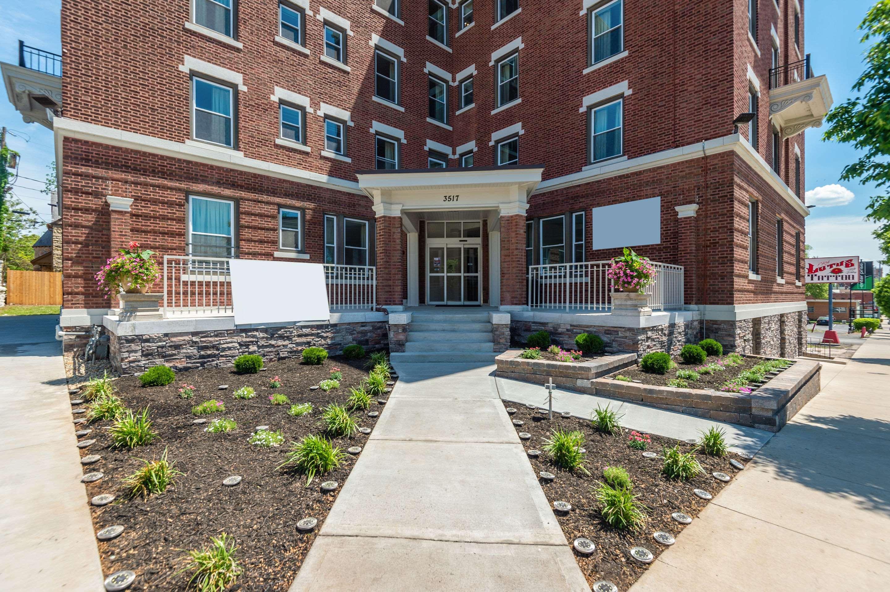 Quality Inn & Suites Kansas City Downtown Exterior photo